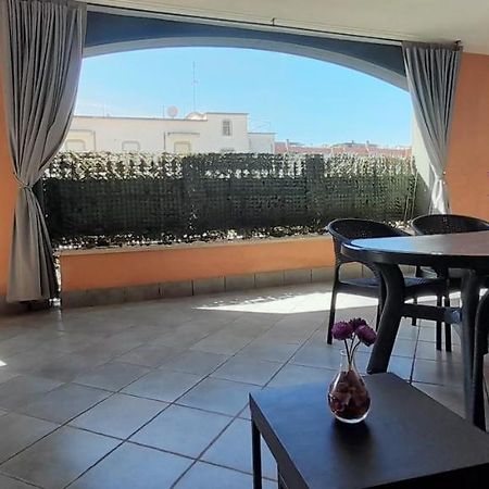 Casa Con Veranda In Centro - Comodo Parcheggio E Garage Incluso Latina Buitenkant foto