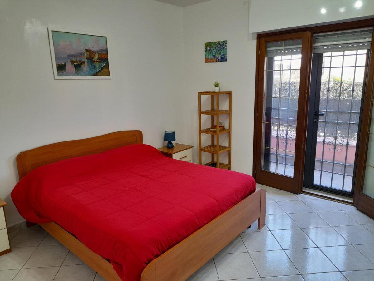 Casa Con Veranda In Centro - Comodo Parcheggio E Garage Incluso Latina Buitenkant foto
