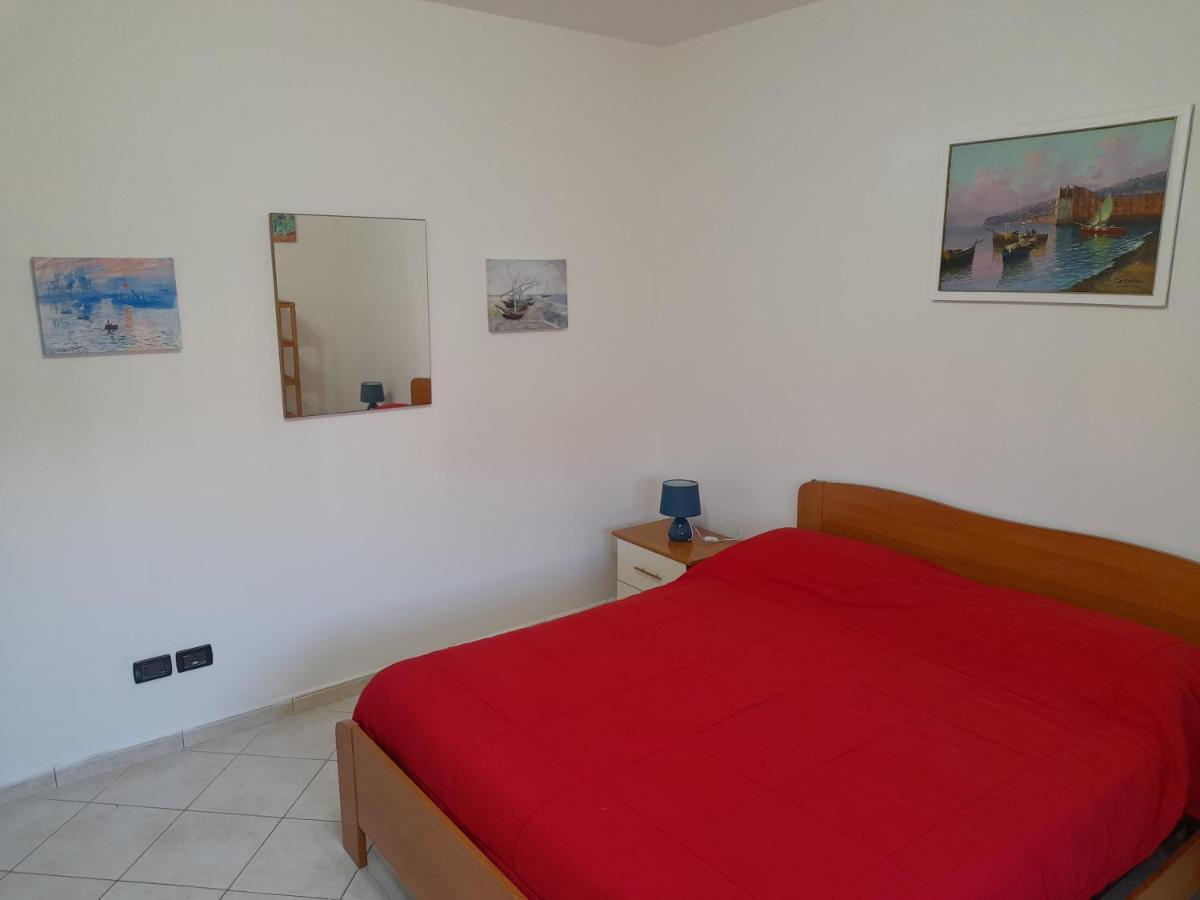Casa Con Veranda In Centro - Comodo Parcheggio E Garage Incluso Latina Buitenkant foto